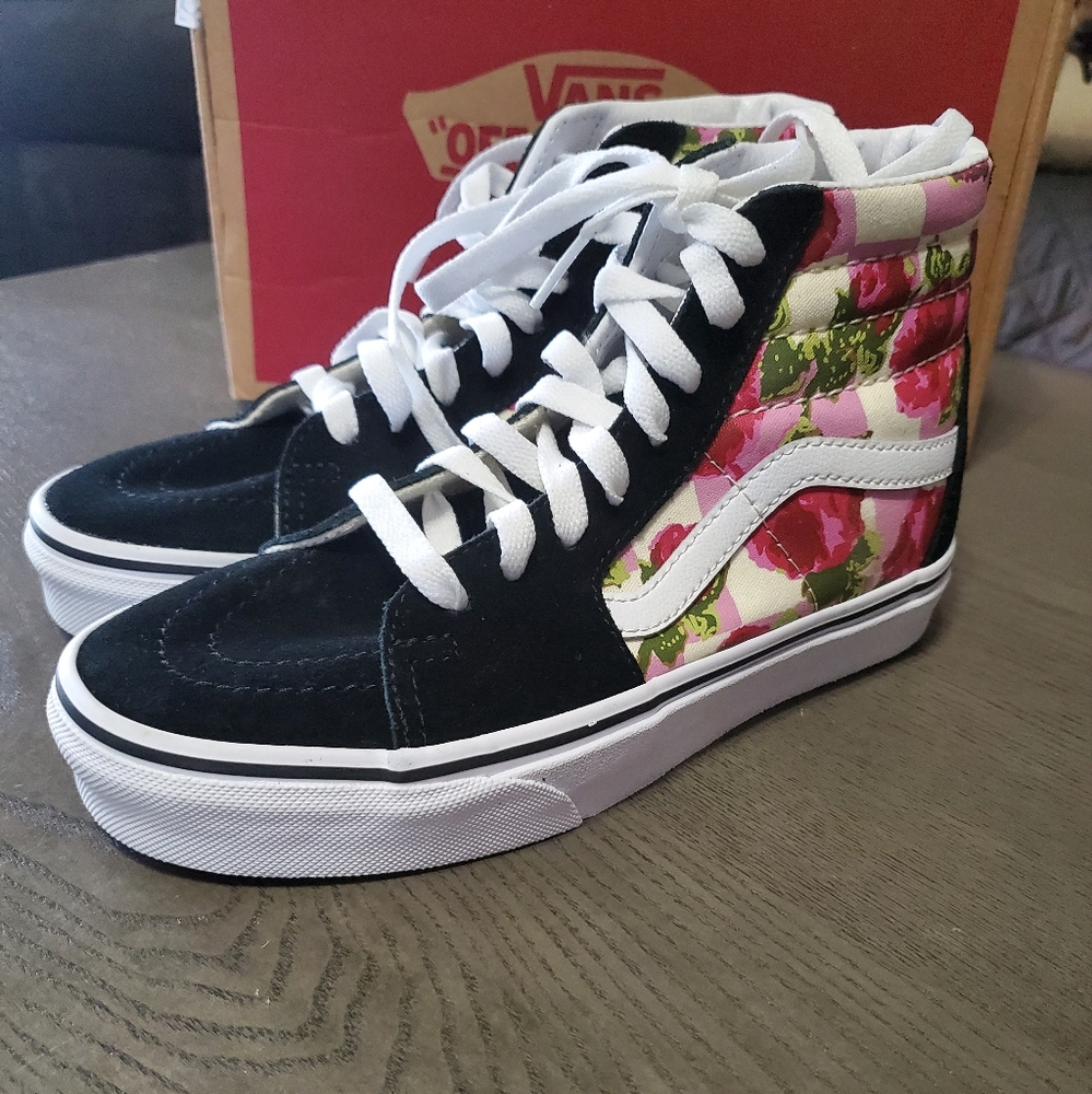 Vans floral sk8-hi shoes new in box